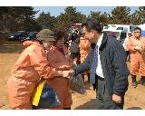 한승수총리 태안 방제현장 방문