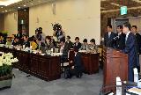 김 총리, 국정감사장 방문