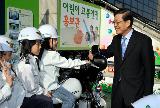 김 총리, 교통사고줄이기 현장보고회 교통지도