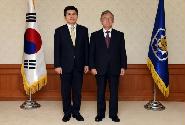 황 총리, 국가과학기술심의회 민간위원 위촉장 수여
