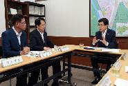 황 총리, 맞춤형 복지급여 개편관련 구로동 주민센터 방문