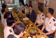 황 총리, 치안활동 대책 점검 및 경찰오찬 주재