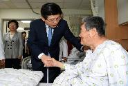 황 총리, 서울중앙보훈병원 방문