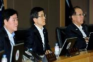 황 총리, 청와대-세종 영상국무회의 참석