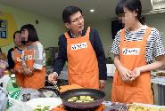 황교안 총리, 아동양육시설 방문 및 명절음식 체험