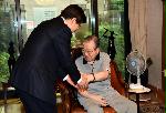 Prime minister visits ex-prime minister