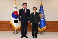 재외동포위원 위촉장 수여