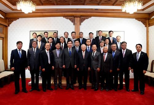 PM meets bizmen