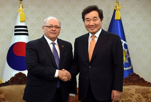 PM meets Canadian Senate speaker