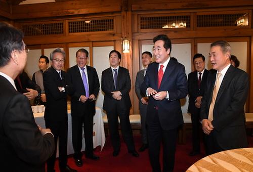 PM meets bizmen
