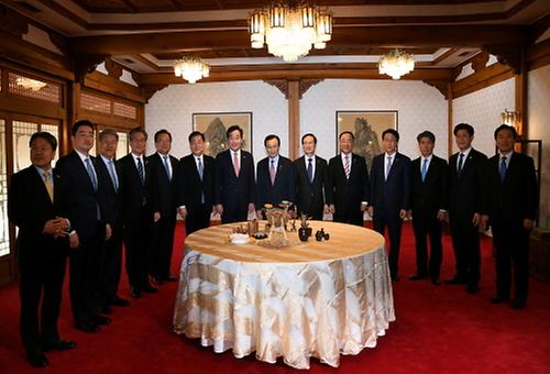 Ruling party-gov't meeting 