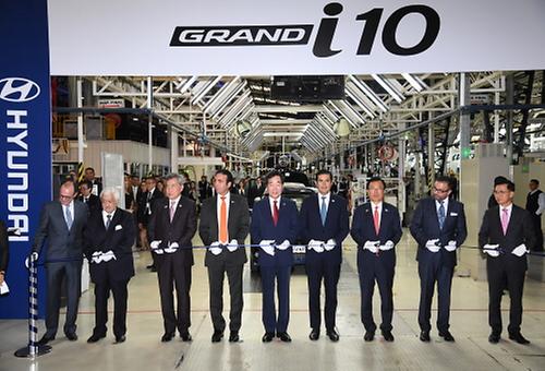 PM attends ceremony for car assembly in Ecuador
