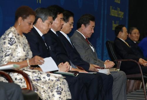 PM attends national prayer service