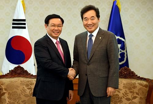 PM meets Vietnamese deputy PM