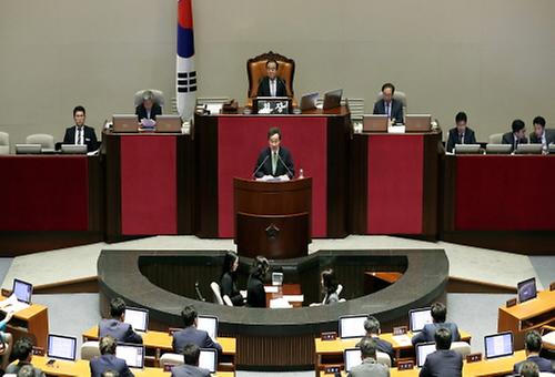 PM attends plenary meeting at National Assembly