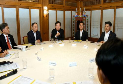 Ruling party-gov't meeting 