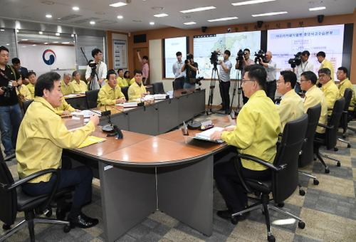 아프리카돼지열병 중앙사고수습본부 상황실 방문 