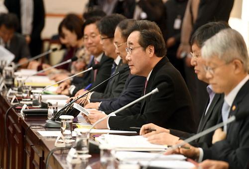 PM attends meeting on harmful air pollutants