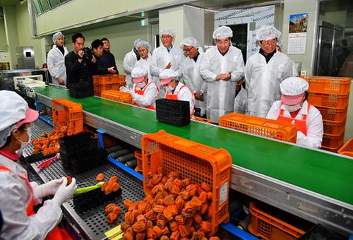 PM visits Sangju Gotgam Distribution Center