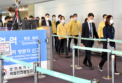 PM visits Incheon airport